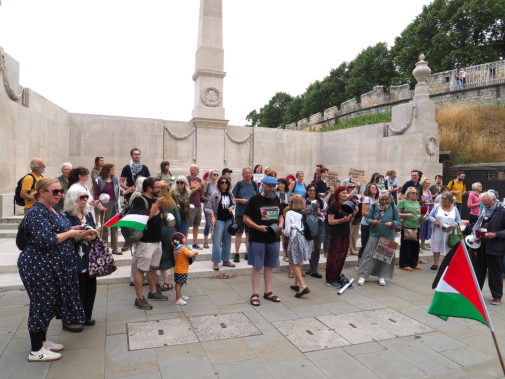shtos of the pro Palestine demo