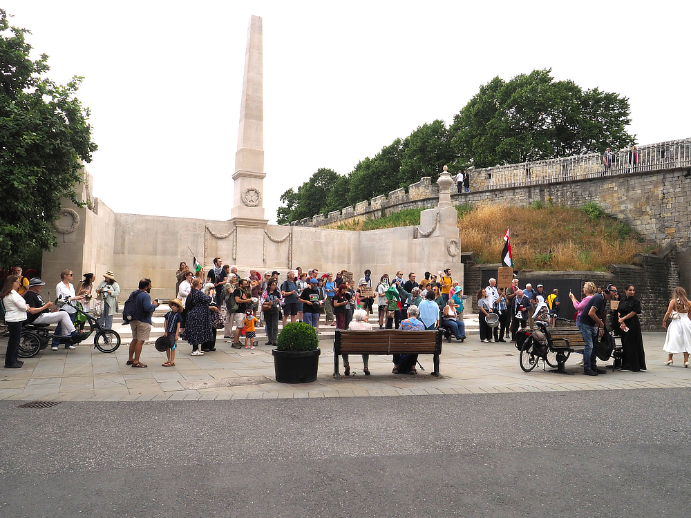 shtos of the pro Palestine demo